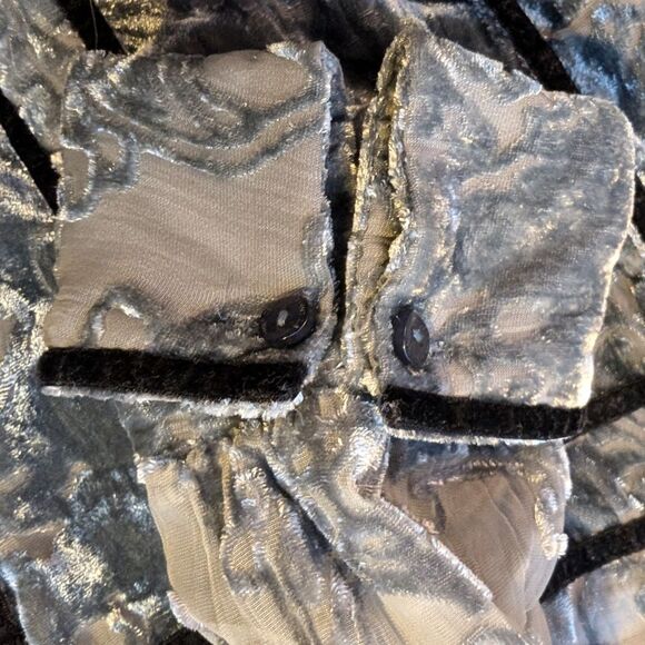 One of a kind dainty silk blend floral velvet blouse size Large - Picture 4 of 9